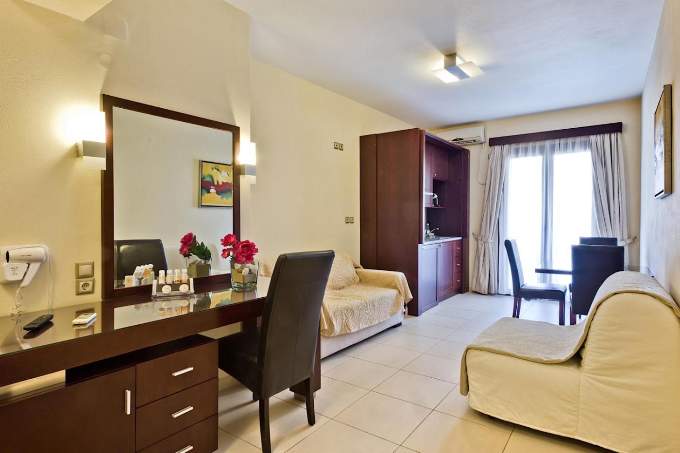 كارباثوس Socrates Hotel Apartments المظهر الخارجي الصورة